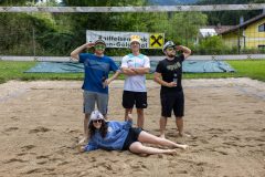 Punkt und Prost (vlnr: Florian Zöchling, Rene Hutterer, Manuel Frodl, liegend Marie Schwarzenecker)