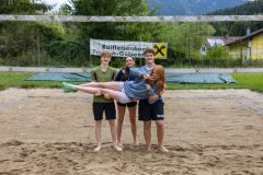 Team Ginger (vlnr: Tobias Reischer, Helena Gaupmann, Alexander Weißenböck) hält seinen vermutlichen Namensgeber in der Hand